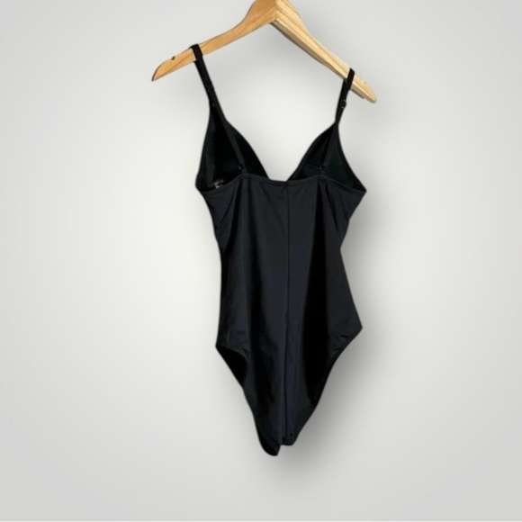 Kenneth Cole | Twist Front Womens Size Medium One Piece Swimsuit Black - Picture 5 of 7